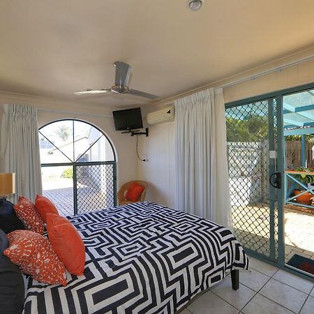 Golden Cane Bed & Breakfast Bed & Breakfast Bargara Exterior photo