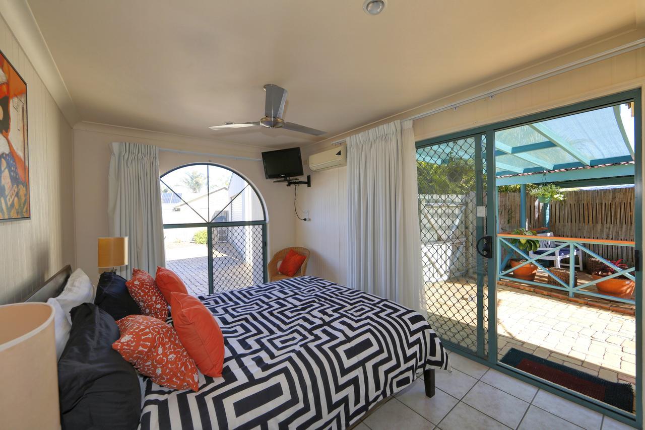 Golden Cane Bed & Breakfast Bed & Breakfast Bargara Exterior photo